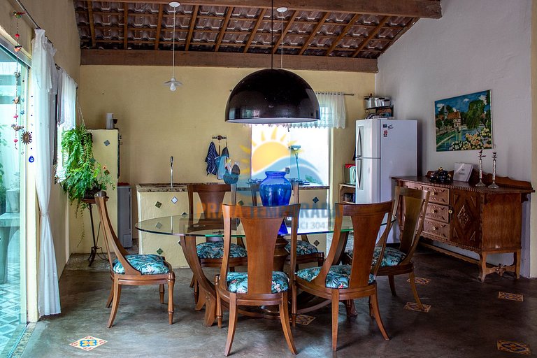 Linda casa em Peruíbe com churrasqueira e fogão a lenha