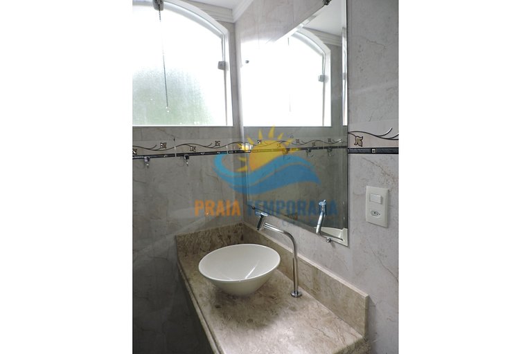 Apartamento 11 de 3 dormitórios para 8 pessoas a duas quadra