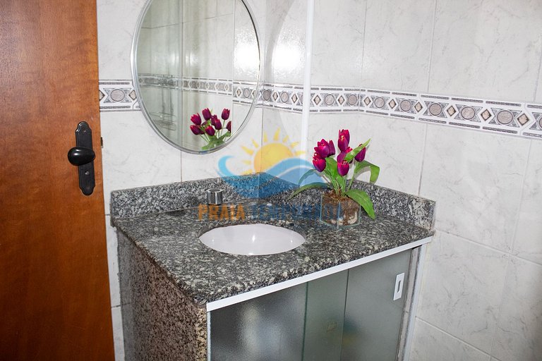 Apartamento frente mar com sacada gourmet