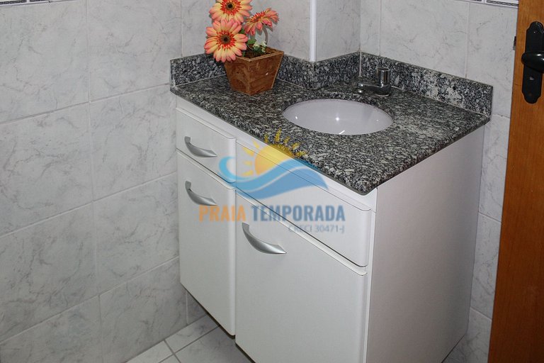 Apartamento frente mar com sacada gourmet