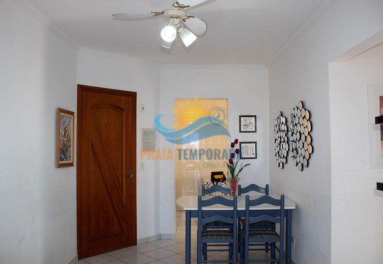 Apartamento 2 dormitórios com piscina e vista pro mar
