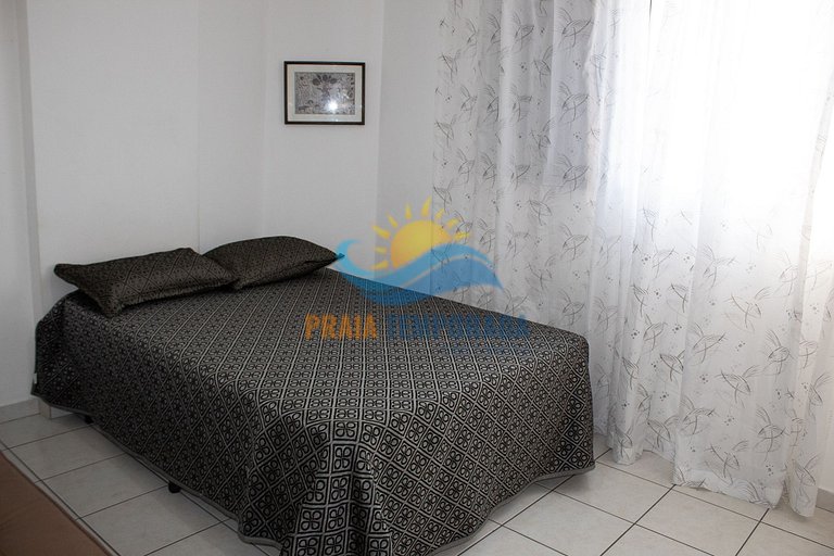 Apartamento 2 dormitórios com piscina e vista pro mar