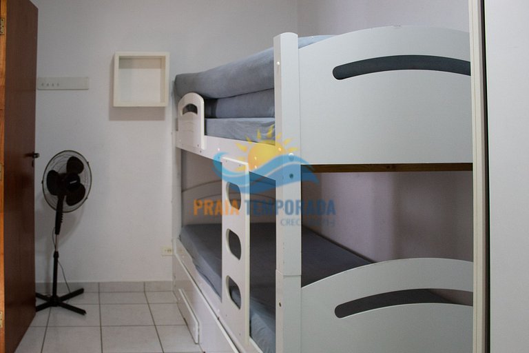Apartamento 2 dormitórios com piscina e vista pro mar