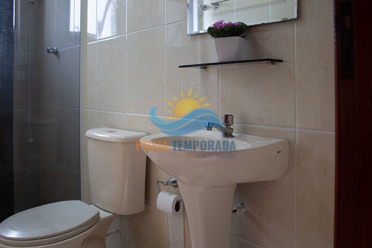 Apartamento 2 dormitórios com piscina e vista pro mar