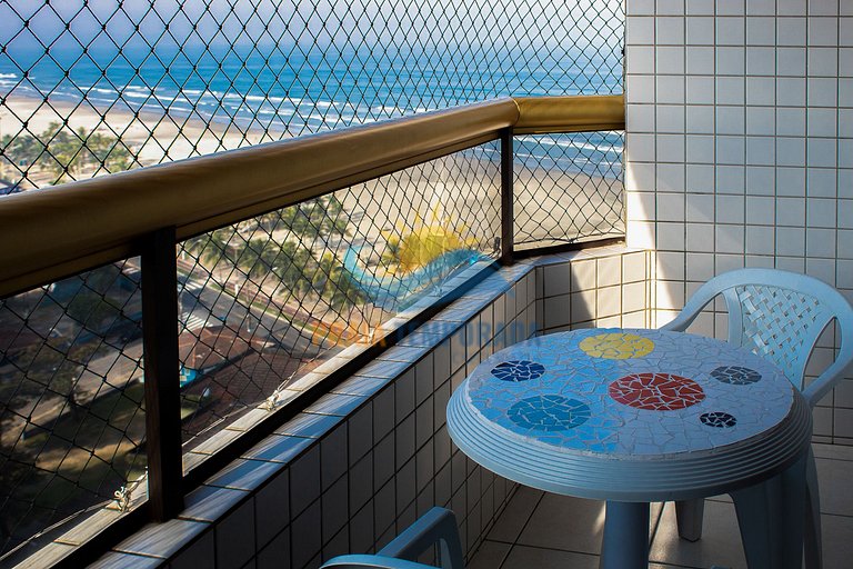 Apartamento 2 dormitórios com piscina e vista pro mar