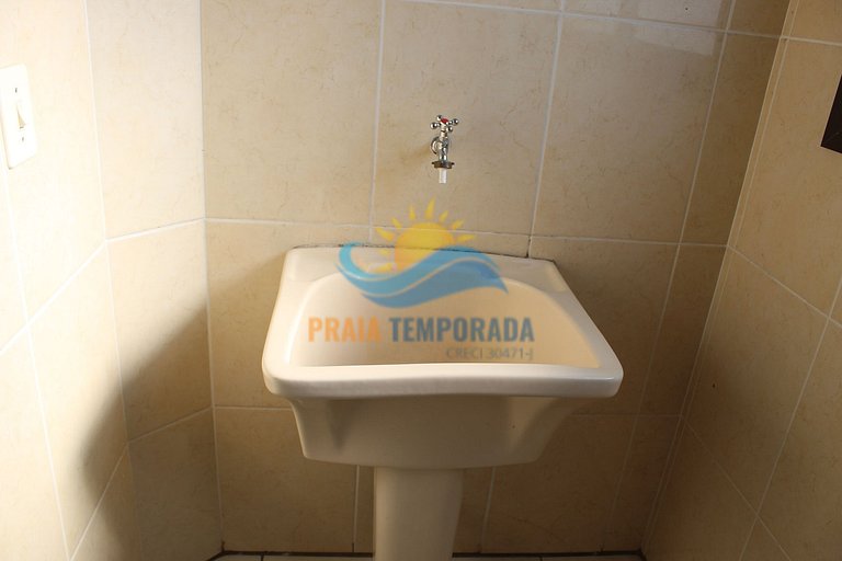 Apartamento 2 dormitórios com piscina e vista pro mar
