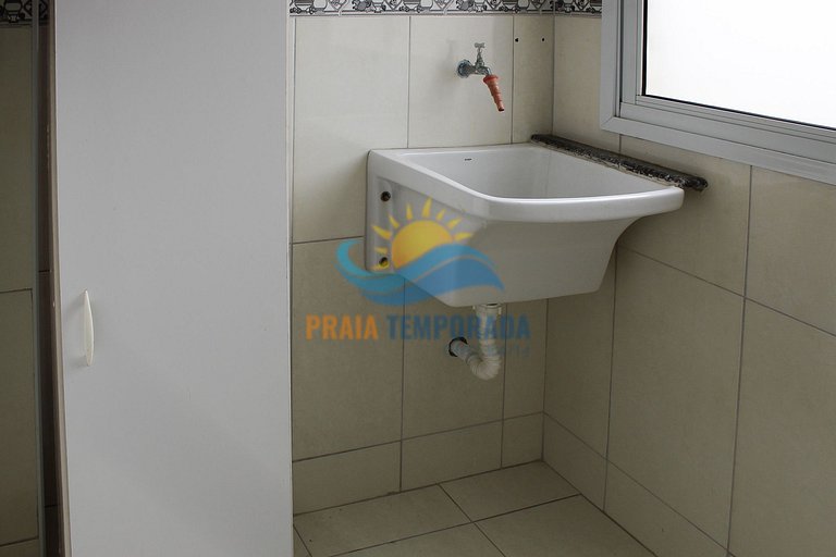Apartamento com sacada gourmet e linda vista para praia