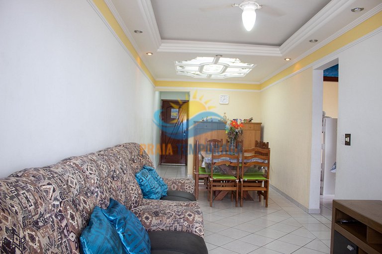 Apartamento 2 dormitórios com piscina e vista pro mar