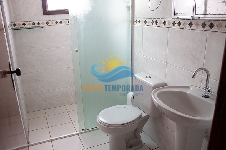 Apartamento 2 dormitórios com piscina e vista pro mar
