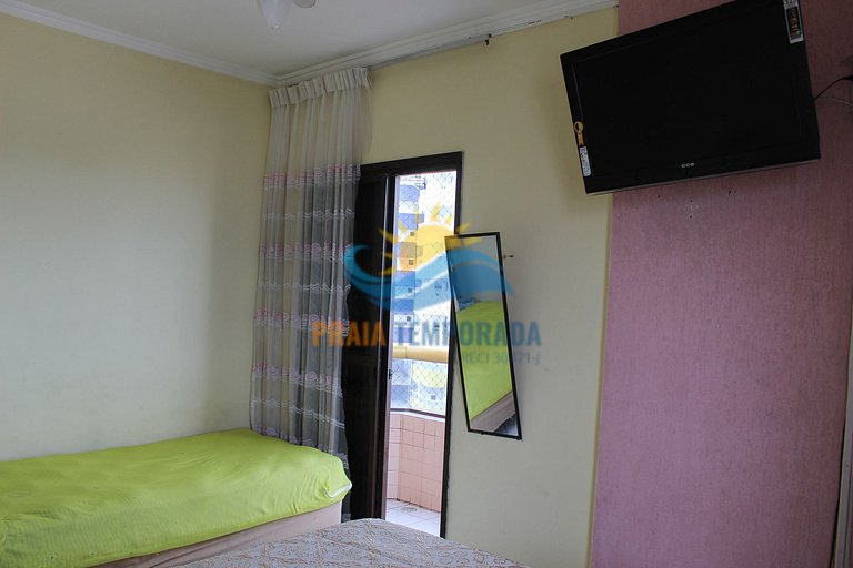 Apartamento 2 dormitórios com piscina e vista pro mar