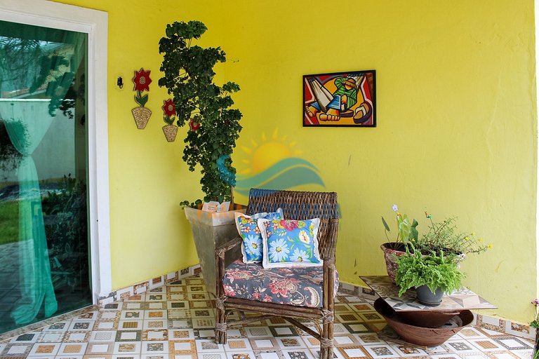 Linda casa em Peruíbe com churrasqueira e fogão a lenha