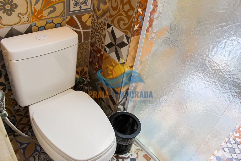Linda casa em Peruíbe com churrasqueira e fogão a lenha
