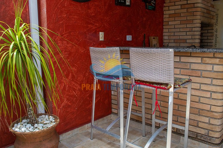 Linda casa em Peruíbe com Piscina , Churrasqueira