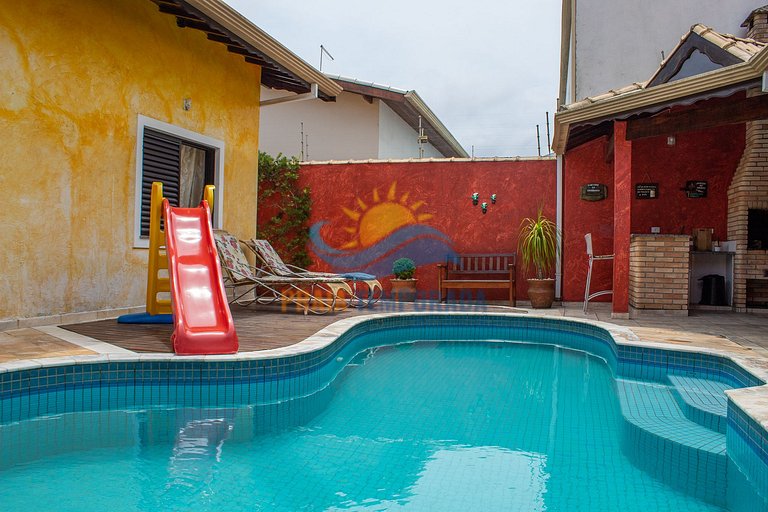 Linda casa em Peruíbe com Piscina , Churrasqueira
