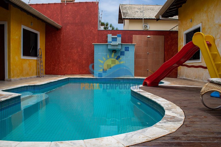 Linda casa em Peruíbe com Piscina , Churrasqueira