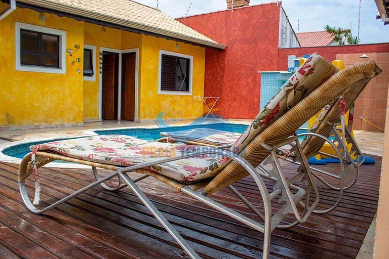 Linda casa em Peruíbe com Piscina , Churrasqueira