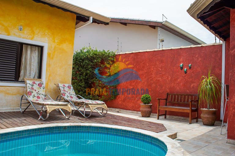 Linda casa em Peruíbe com Piscina , Churrasqueira