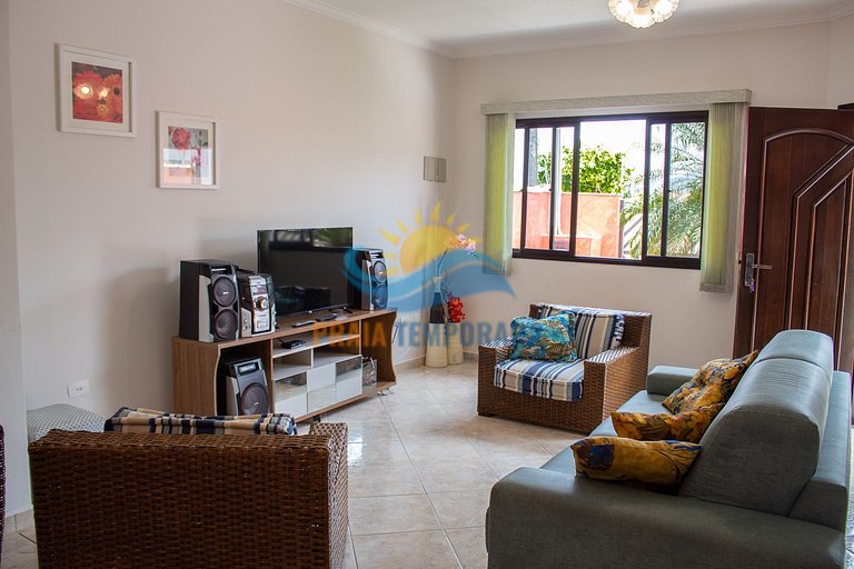 Linda casa em Peruíbe com Piscina , Churrasqueira