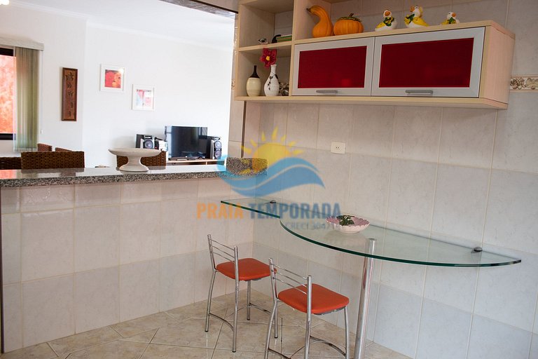 Linda casa em Peruíbe com Piscina , Churrasqueira