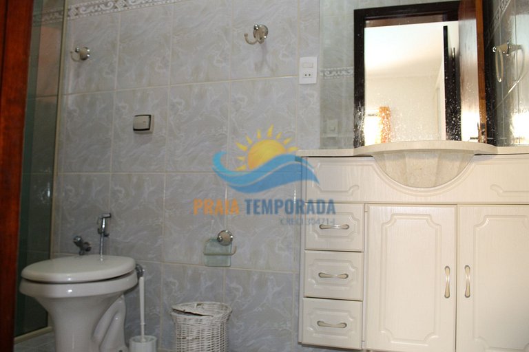 Linda casa em Peruíbe com Piscina , Churrasqueira