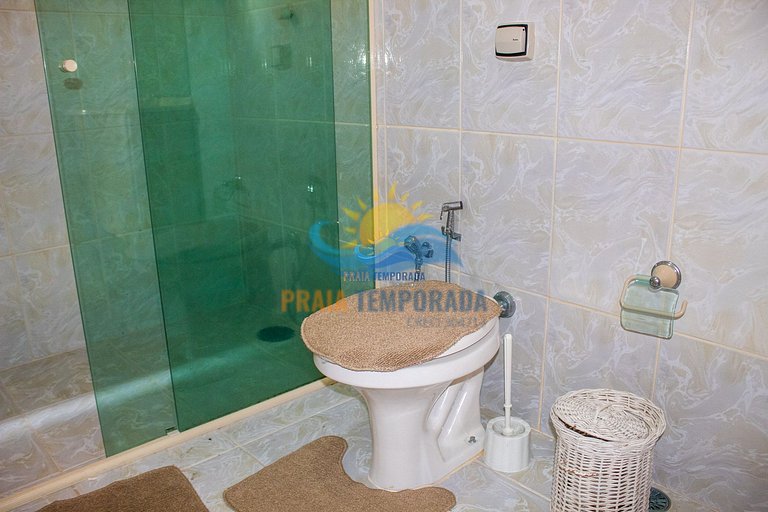 Linda casa em Peruíbe com Piscina , Churrasqueira