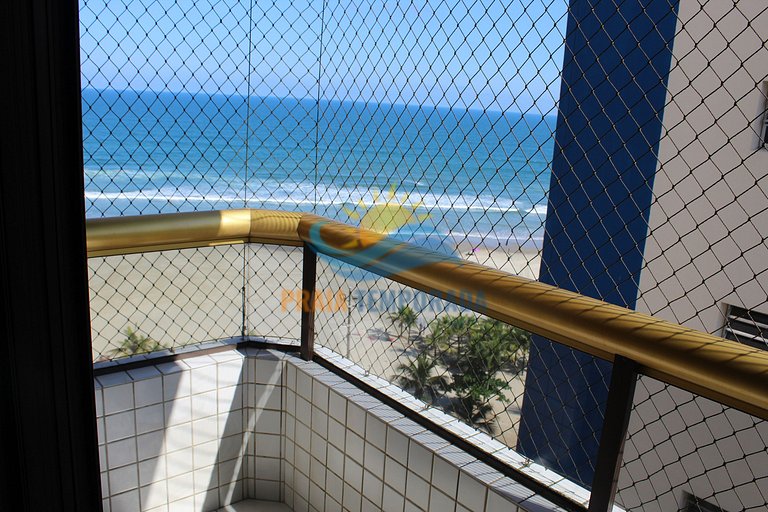 Apartamento 2 dormitórios com piscina e vista pro mar