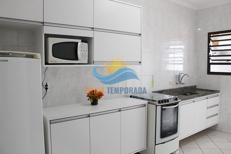 Apartamento com linda vista para o mar, prédio com piscina