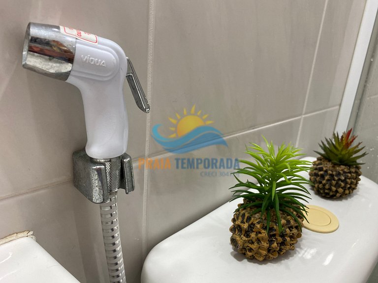 Apto temporada com vista para o mar da sacada na Guilhermina