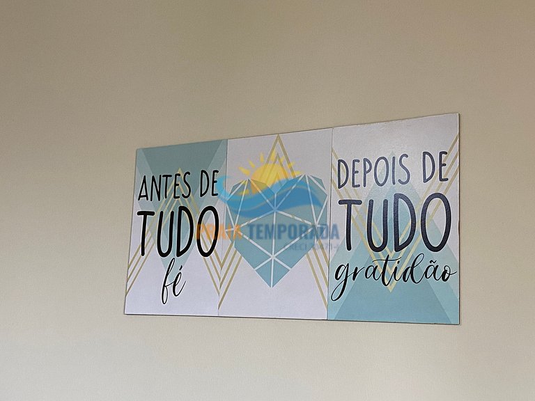 Apto temporada com vista para o mar da sacada na Guilhermina