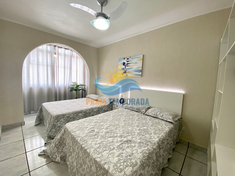 Apto 1 dorm frente ao mar na Guilhermina, portaria 24h, gara