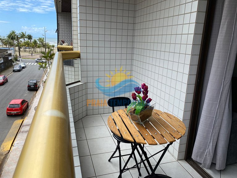 Apartamento 2 dormitórios com piscina e vista pro mar