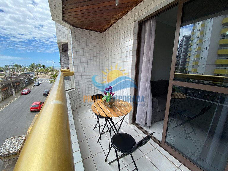 Apartamento 2 dormitórios com piscina e vista pro mar