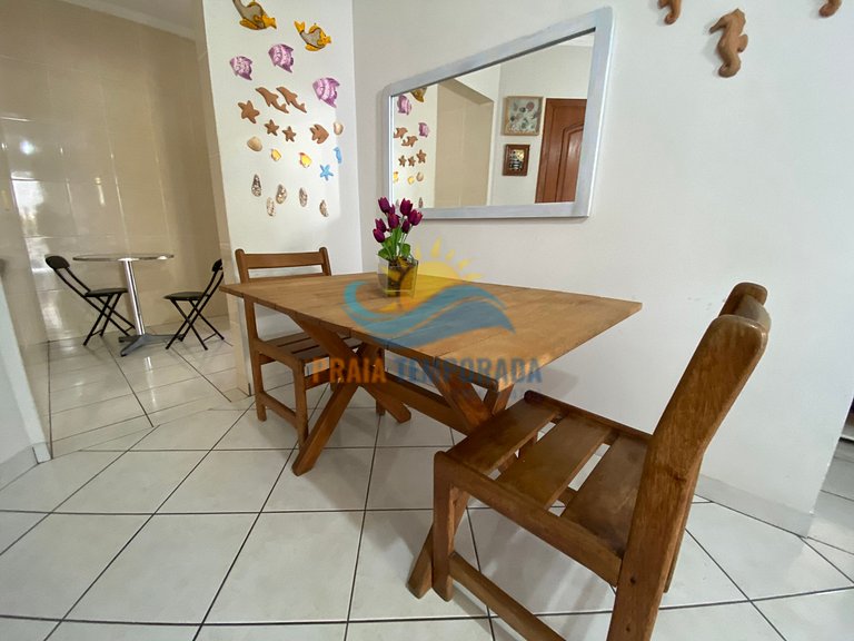 Apartamento 2 dormitórios com piscina e vista pro mar