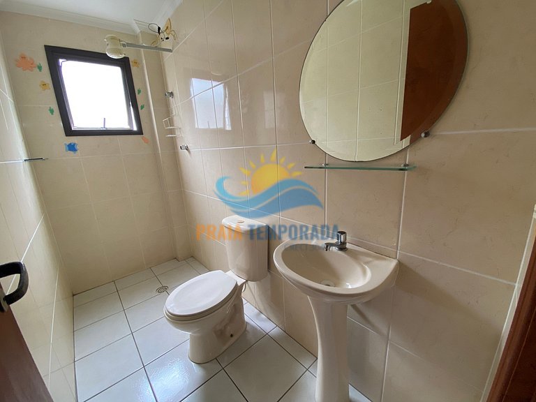 Apartamento 2 dormitórios com piscina e vista pro mar