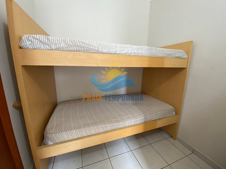Apartamento 2 dormitórios com piscina e vista pro mar