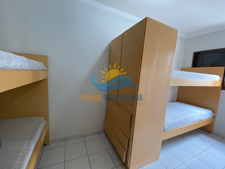 Apartamento 2 dormitórios com piscina e vista pro mar