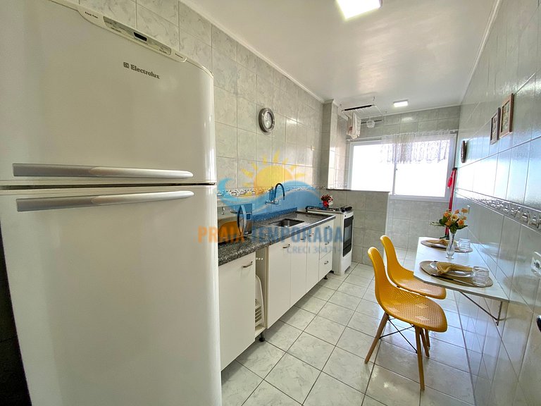 Apartamento com churrasqueira e linda vista para o mar