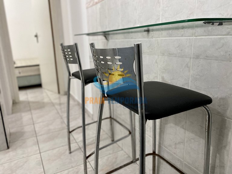 Apartamento com 2 sacadas e linda vista para o mar