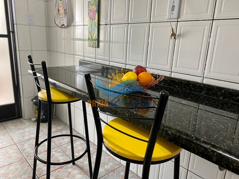 A077 - Apto c/ Sacada| 2 Dorm|Aprox. 100m da Praia