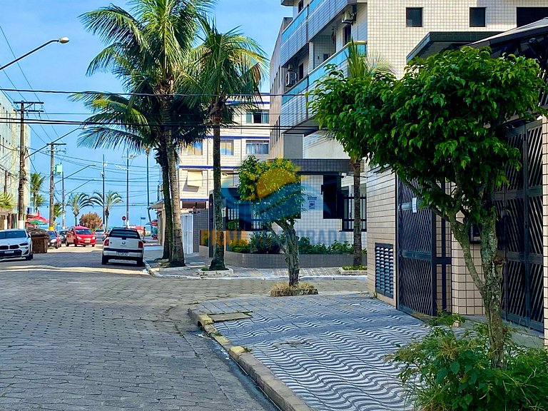 A077 - Apto c/ Sacada| 2 Dorm|Aprox. 100m da Praia