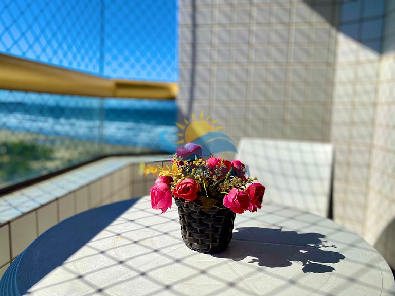 Apartamento com linda vista para o mar, prédio com piscina