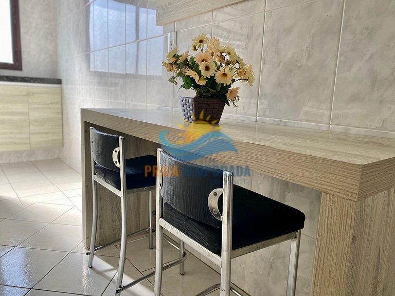 Apartamento com linda vista para o mar, prédio com piscina