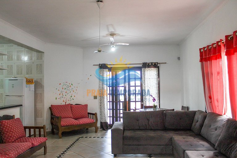 I148 - Casa com 4 dorm l Piscina, Churrasqueira e WI-FI
