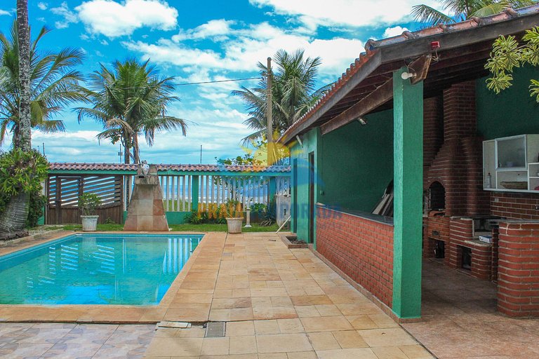 I148 - Casa com 4 dorm l Piscina, Churrasqueira e WI-FI