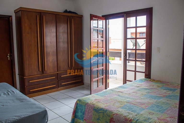 I148 - Casa com 4 dorm l Piscina, Churrasqueira e WI-FI