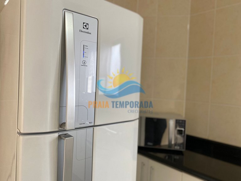 Apartamento 2 dormitórios com piscina e vista pro mar