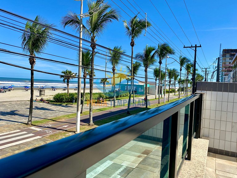 BM103 - Apê Frente a Praia c/ 3 Dorm e Sacada