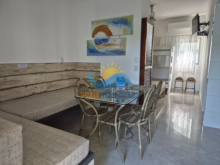 Apartamento 03-B de 1 dormitório para 5 pessoas a duas quadr