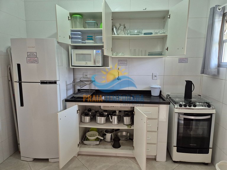 Apartamento 03-B de 1 dormitório para 5 pessoas a duas quadr