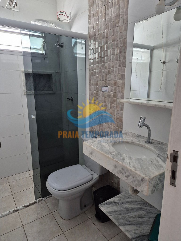 Apartamento 03-B de 1 dormitório para 5 pessoas a duas quadr